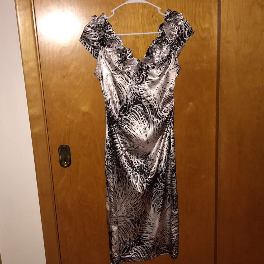 Maggy London- fitted dress